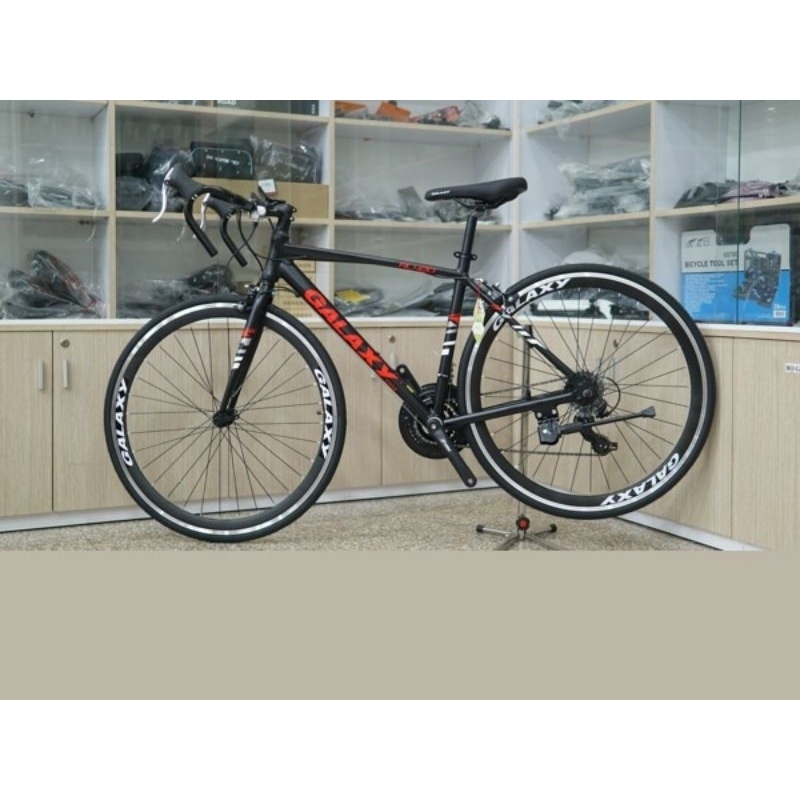 Xe đạp thể thao Galaxy RL420 bánh 700, tặng: đèn, chắn bùn, giá bình nước, dầu tra xích, lục giác.