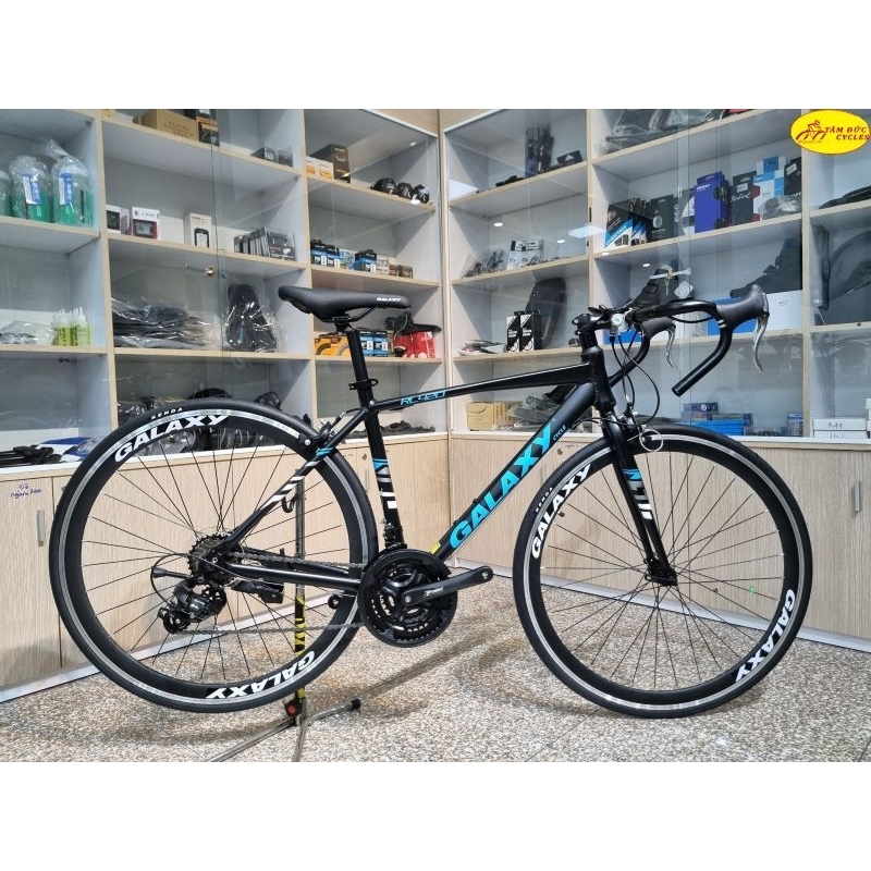 Xe đạp thể thao Galaxy RL420 bánh 700, tặng: đèn, chắn bùn, giá bình nước, dầu tra xích, lục giác.