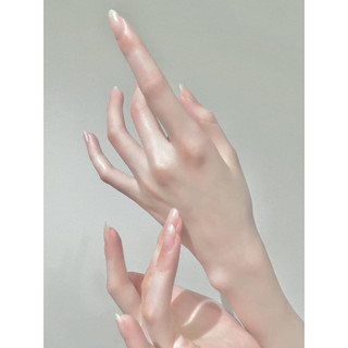 𝑲𝒆𝒎 𝒅𝒖̛𝒐̛̃𝒏𝒈 𝒅𝒂 𝒕𝒂𝒚 𝒄𝒖̉𝒂 𝑵𝒈𝒂 𝑺𝒊𝒍𝒌𝒚 𝑯𝒂𝒏𝒅