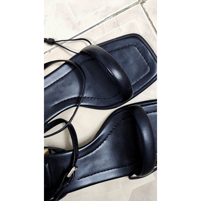 Dép sandal quai mảnh cao 5 phân Zara còn size 39