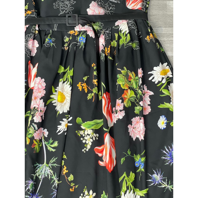 ĐẦM HOA OSCA DELA RENTA