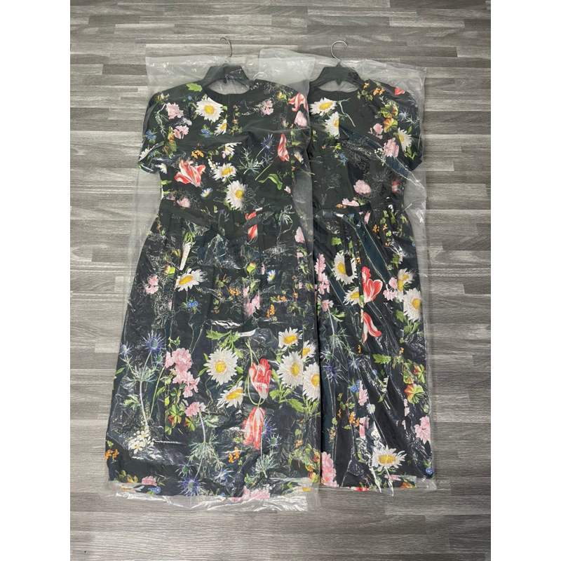 ĐẦM HOA OSCA DELA RENTA