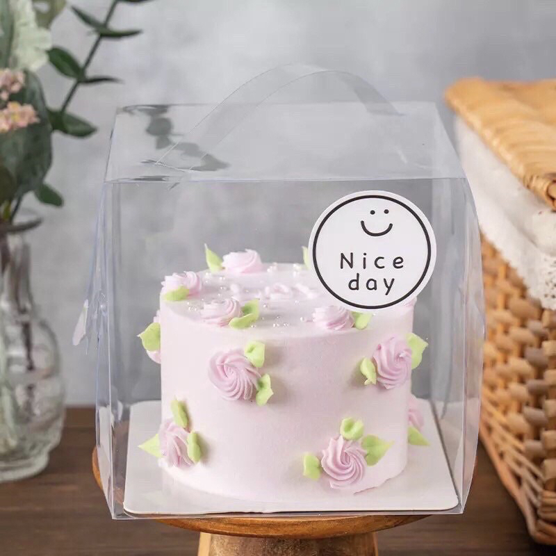 Hộp Mica đựng bánh sinh nhật kèm đế size 13x13x11cm