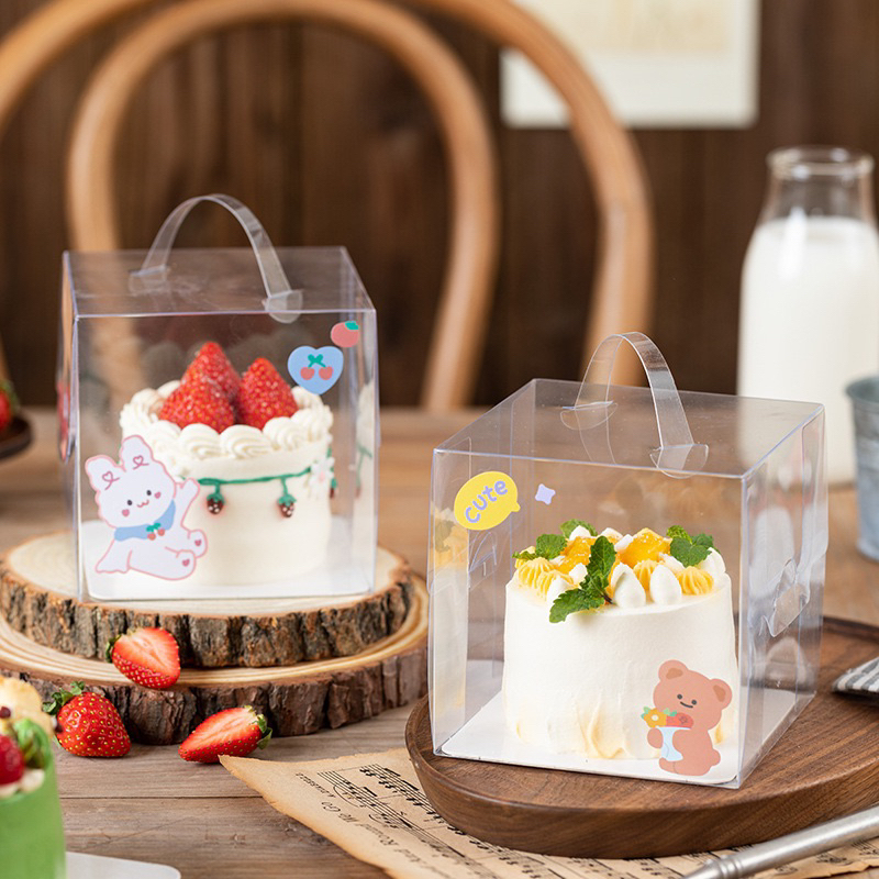 Hộp Mica đựng bánh sinh nhật kèm đế size 13x13x11cm