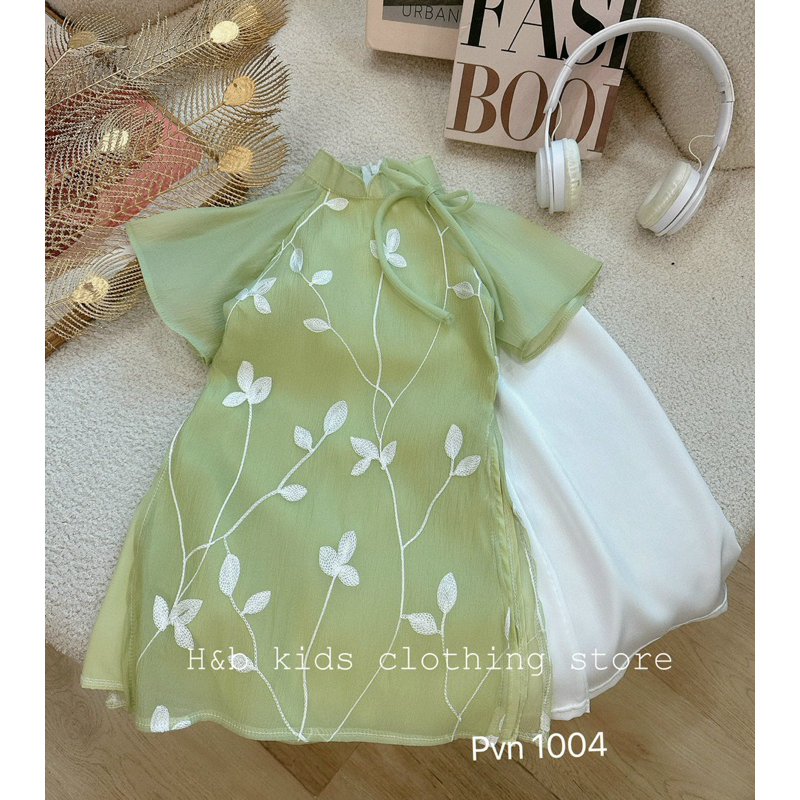 Áo dài cách tân thêu lá cây bé gái