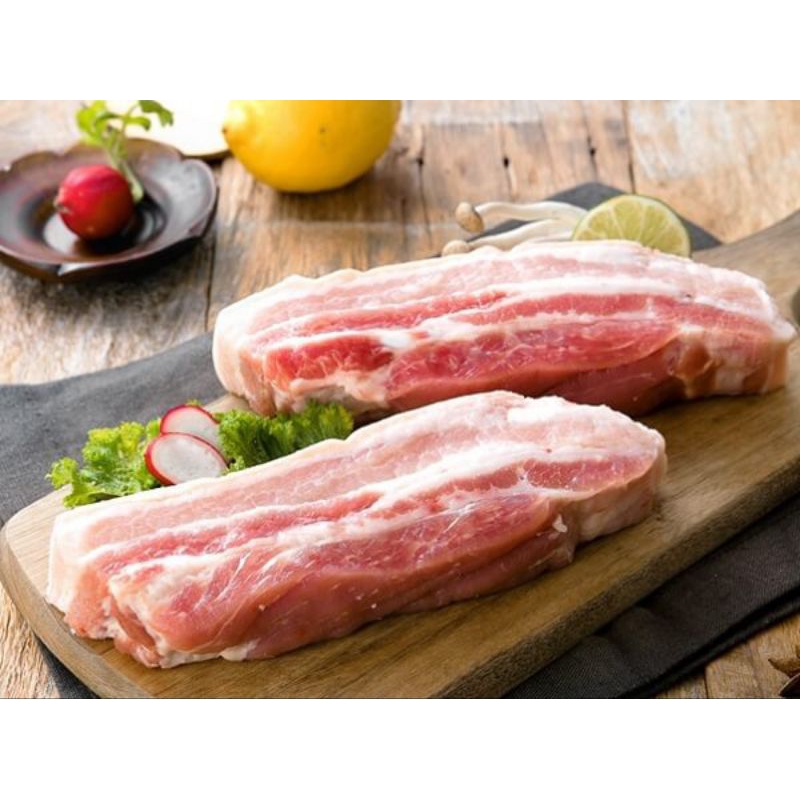 Ba chỉ heo, ba chỉ lợn  thái lát, cắt khúc tươi ngon ,tiện lợi dễ dàng chế biến thành nhiều món ngon.