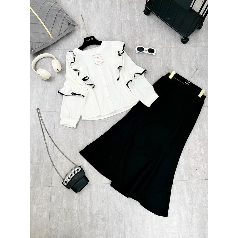 Set Áo Trằng Bèo Vai Phối Chân Váy Đuôi Cá Dài