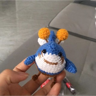 Móc khoá cá ong bằng len handmade