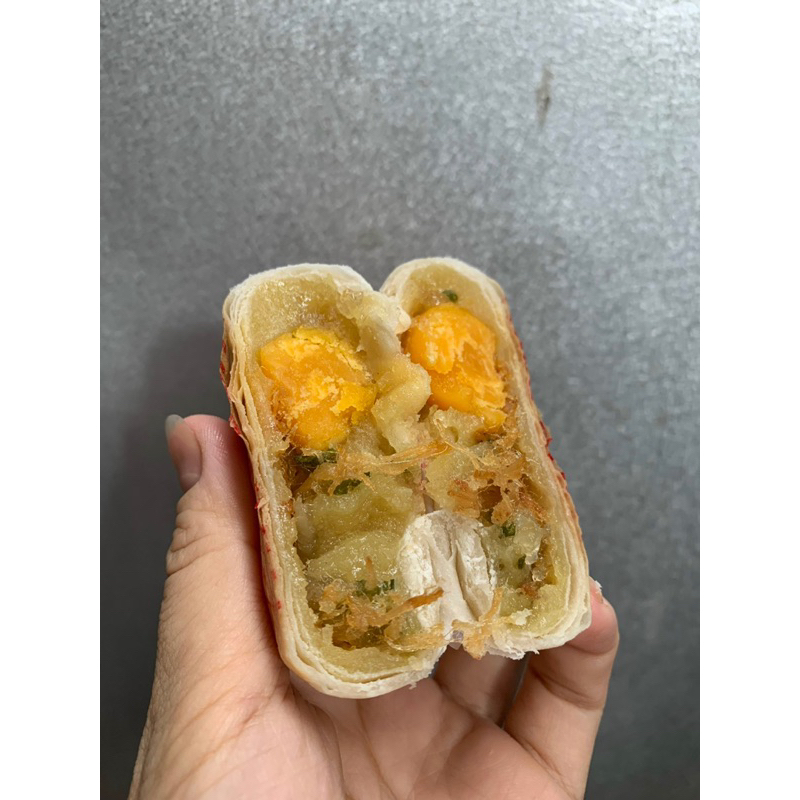 Bánh pía gói giấy nhân mỡ hành chà bông trứng muối 320g/cây 4cái