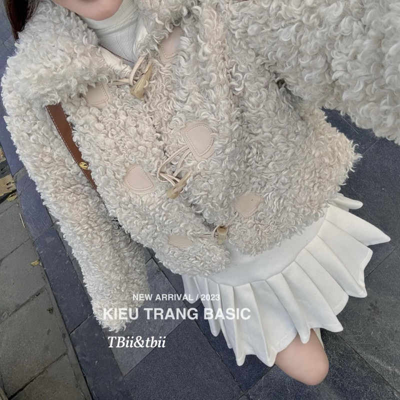 Áo khoác lông cừu siêu xinh Kiều Trang