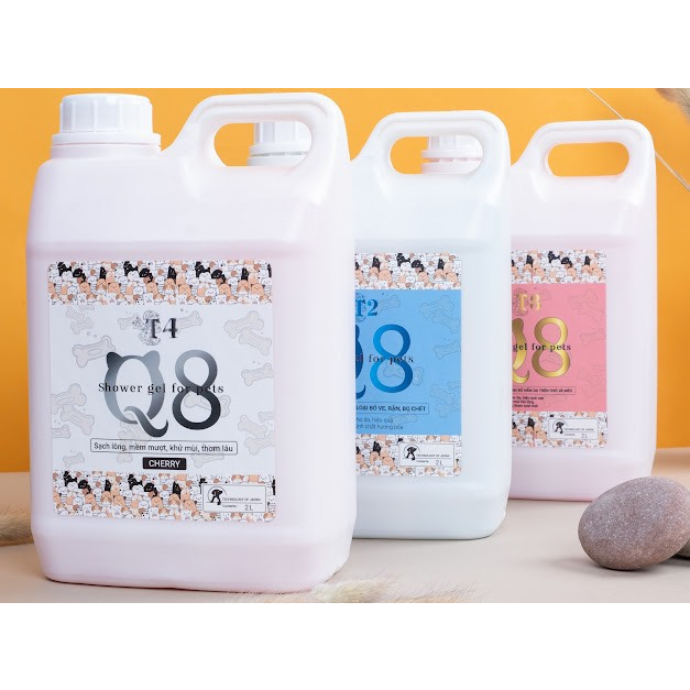 Sữa Tắm Thảo Dược Cao Cấp Cho Chó Mèo Q8 can 2L