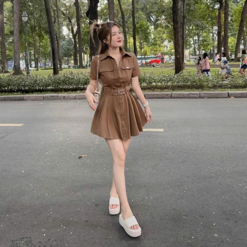 Đầm kaki kiểu sơ mi cài nút có kèm đai nịt y hình hàng loại 1 siêu đẹp.