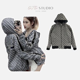 Áo Khoác Gió Thêu Chữ Dior Chất Liệu Umi Hàn Cao Cấp - Áo Khoác Nam Nữ Cổ Cao Hottrend OTO Studio