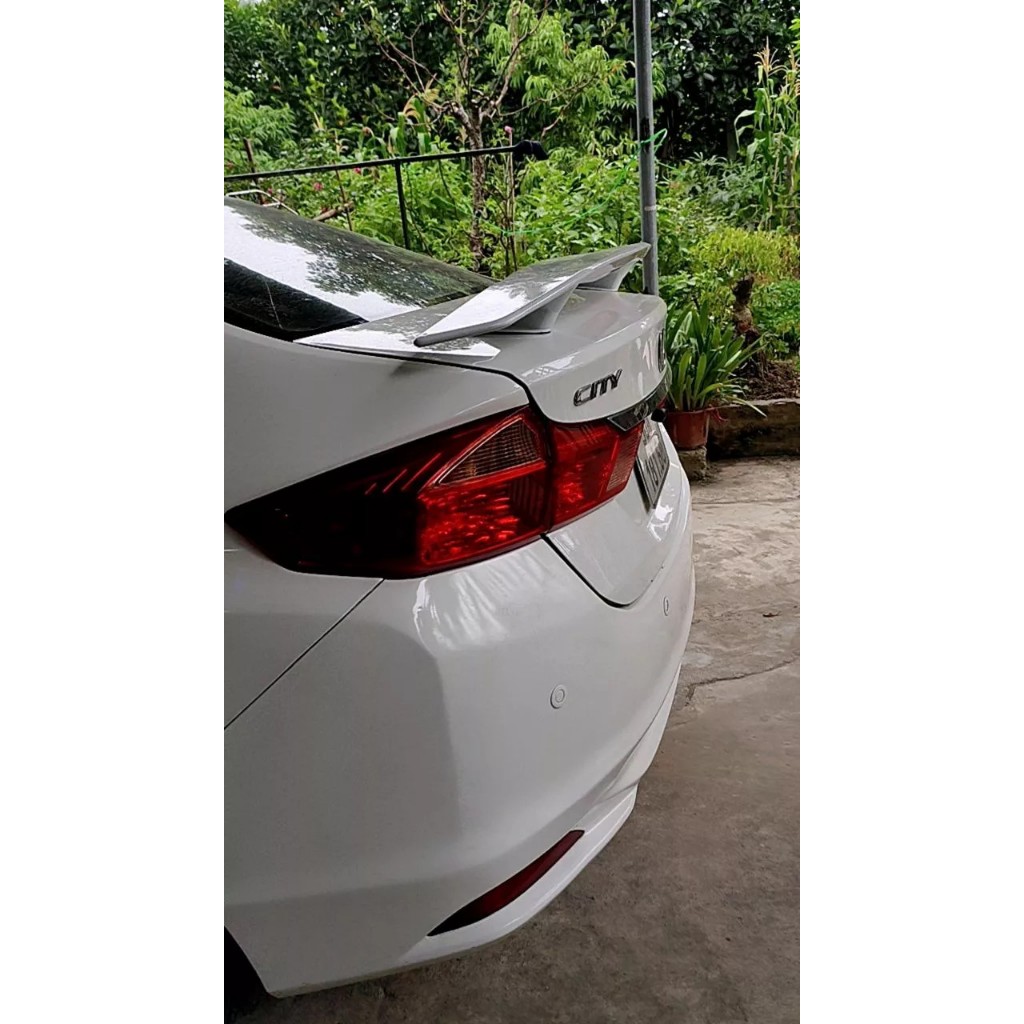 Siêu Rẻ!!! Đuôi gió thể thao lắp đặt cho các dòng xe không khoan đục xe
