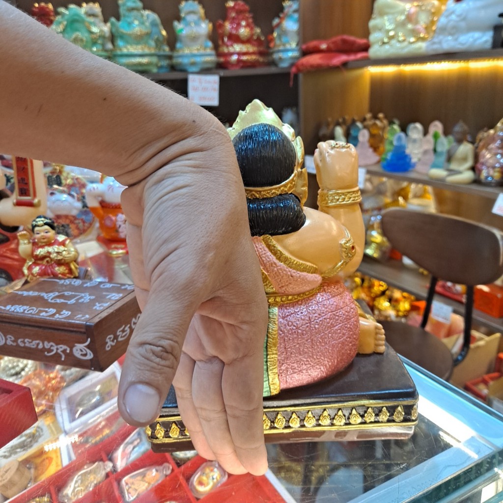 Tượng Mẹ Thái Lan Ôm Hủ Vàng May Mắn Tài Lộc - Cao 20cm Đã Sên