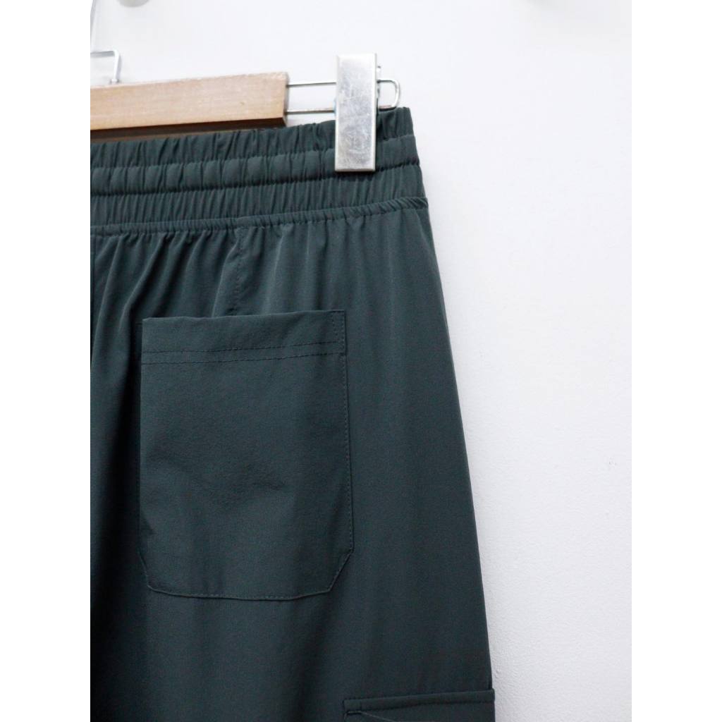 C3666 - 	Quần jogger dù túi hông, trơn