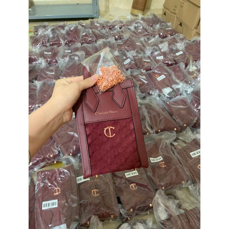 Túi Đeo Chéo Charlotte Tilbury Đỏ Mận