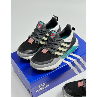 Giày sneaker UB trip đen xanh ( giá chưa bao gồm box bảo vệ )