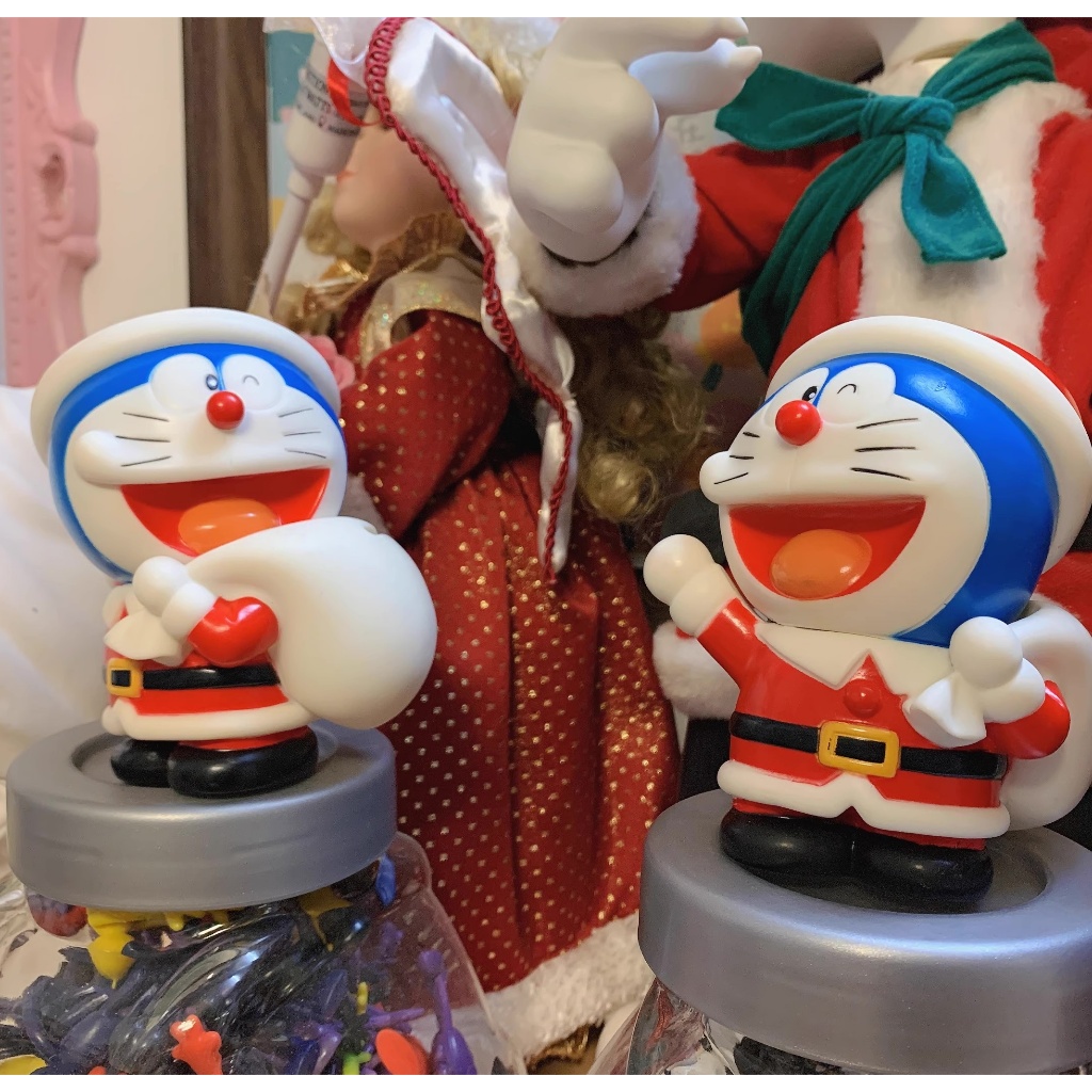 Mô hình Doraemon ông già Noel / Giáng Sinh kèm ống heo mini 15cm