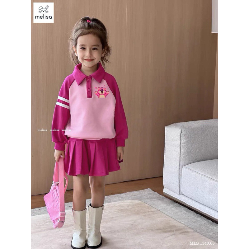 Set Melisa hồng gấu dâu cổ Polo phối chân váy xếp ly bé gái