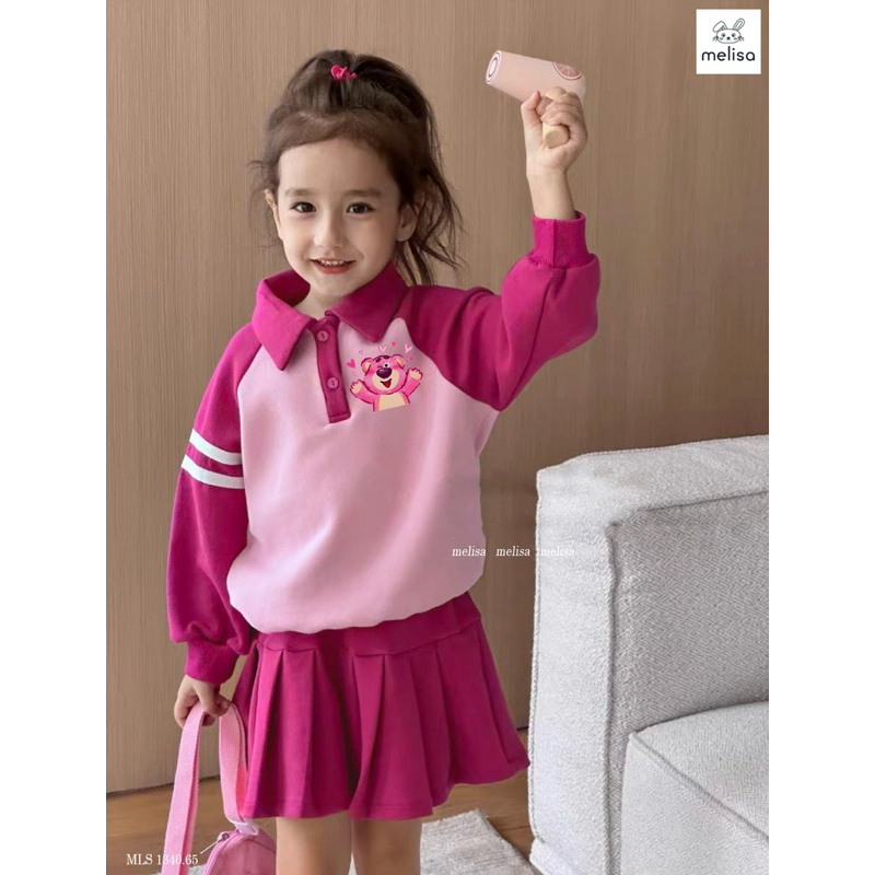Set Melisa hồng gấu dâu cổ Polo phối chân váy xếp ly bé gái