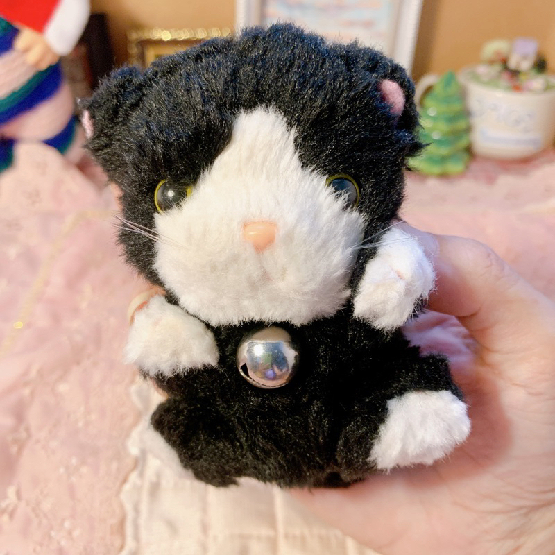 Gấu bông mèo đen có chuông thú nhồi bông dễ thương