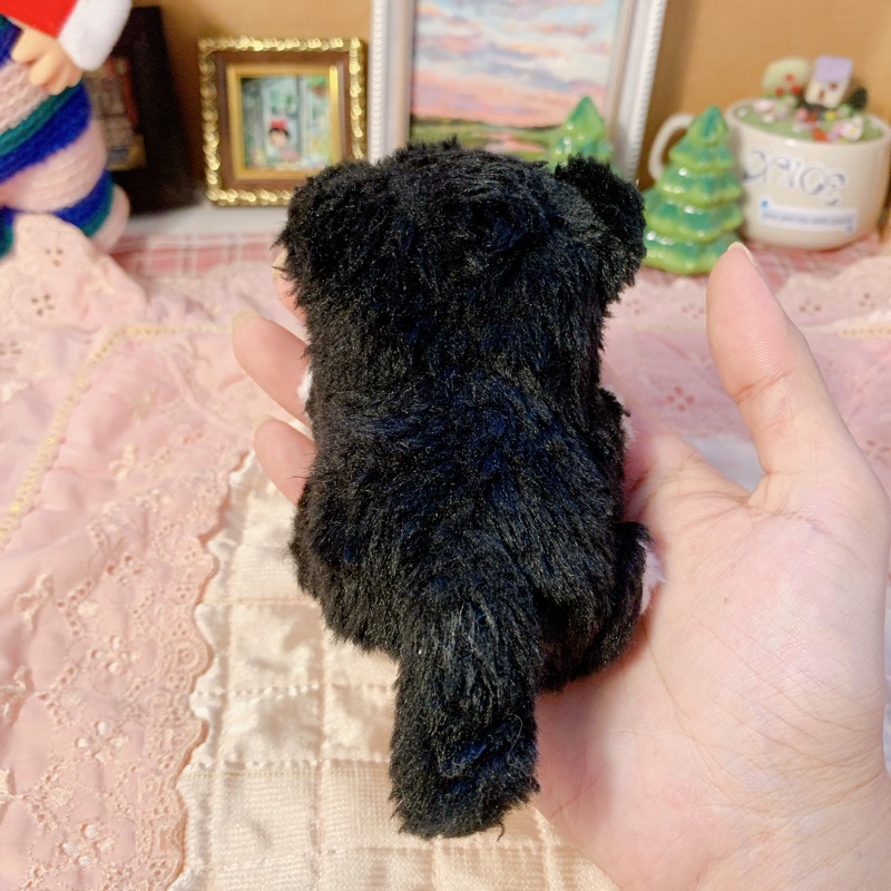 Gấu bông mèo đen có chuông thú nhồi bông dễ thương