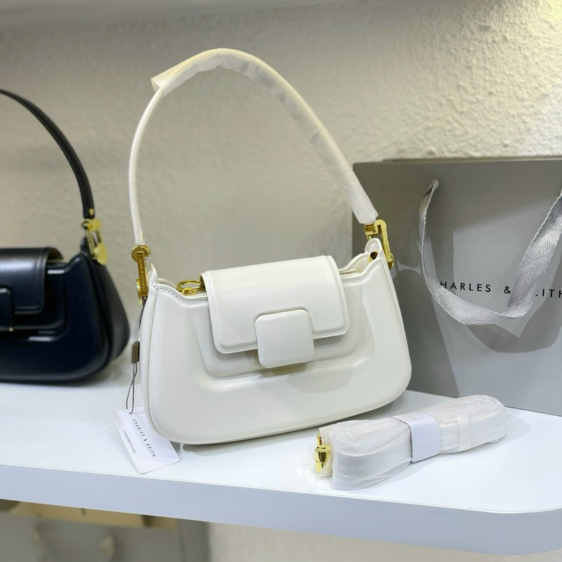 Túi khoá vuông bọc da dáng mới 2023