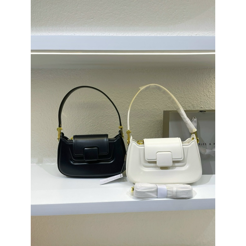 Túi khoá vuông bọc da dáng mới 2023