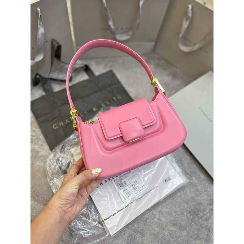 Túi khoá vuông bọc da dáng mới 2023