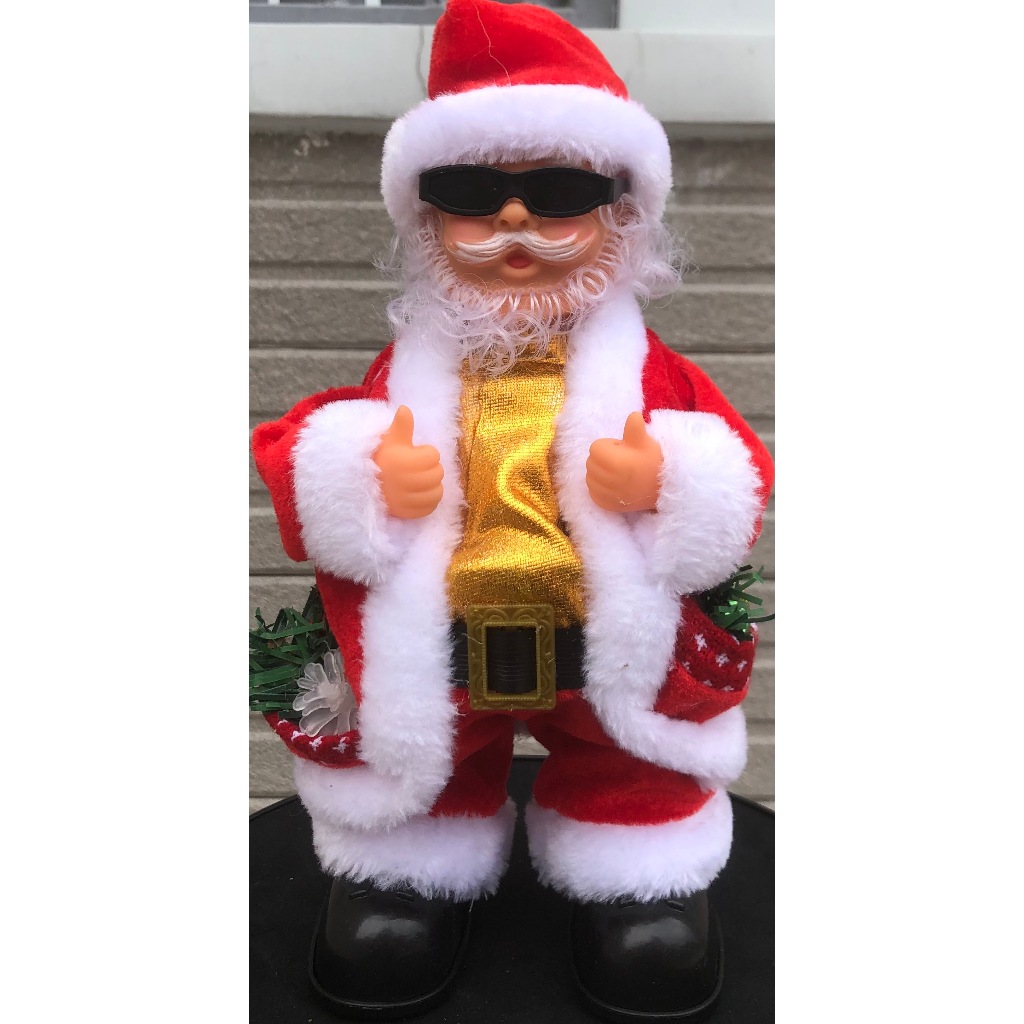 Robot Ông Già Noel biết hát, nhảy múa, di chuyển
