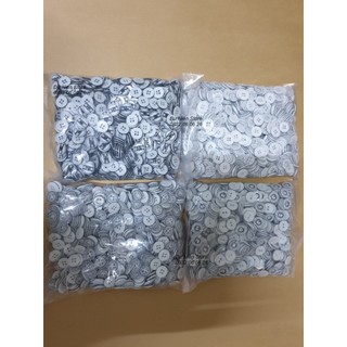 Nút sơ mi 2 lỗ/ nút học sinh trắng đen gói 10 viên, 50 viên.