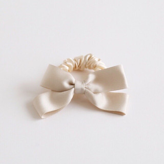 Cột tóc scrunchies nơ tiểu thư