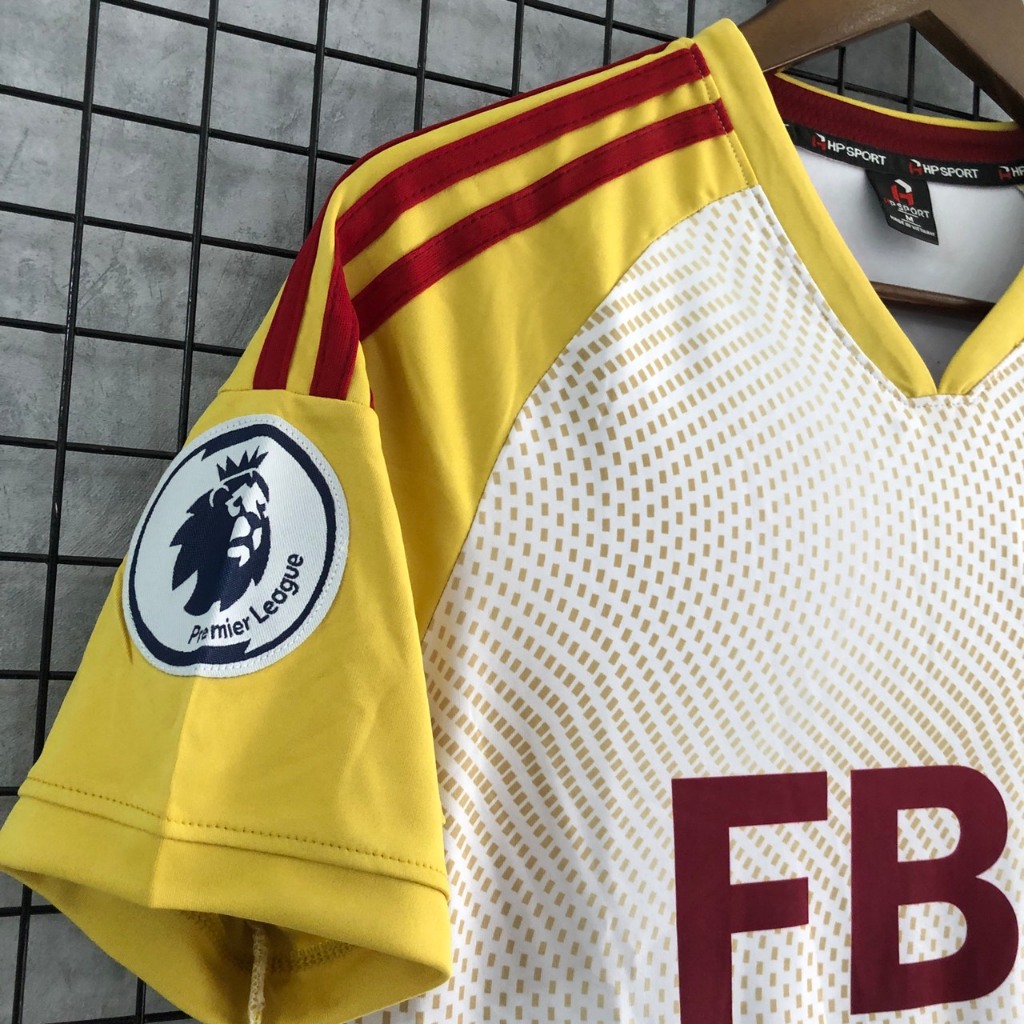 Bộ quần áo bóng đá Leicester City trắng vàng sân khách 2023