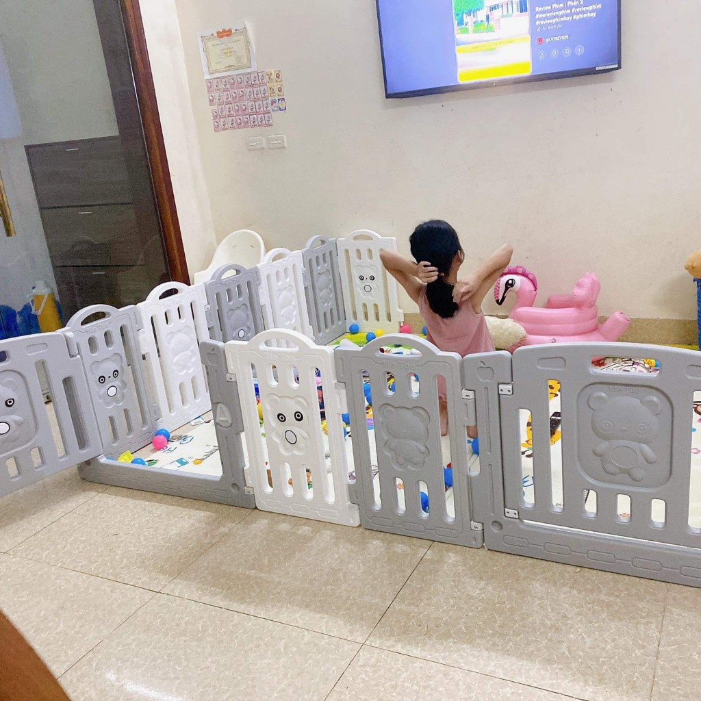 Quây cũi nhựa cho bé hình gấu mẫu mới 2023
