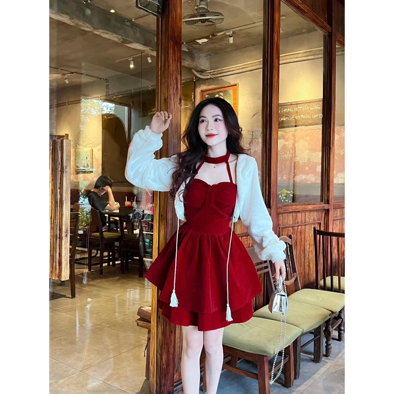 Set váy nhung đỏ dáng xoè kèm khoác lông trắng