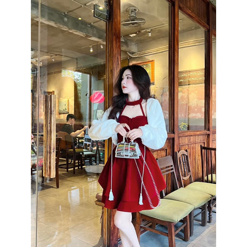 Set váy nhung đỏ dáng xoè kèm khoác lông trắng