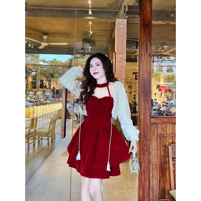 Set váy nhung đỏ dáng xoè kèm khoác lông trắng