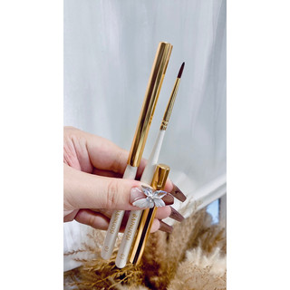 Cọ tô màu nước-vẽ hoa