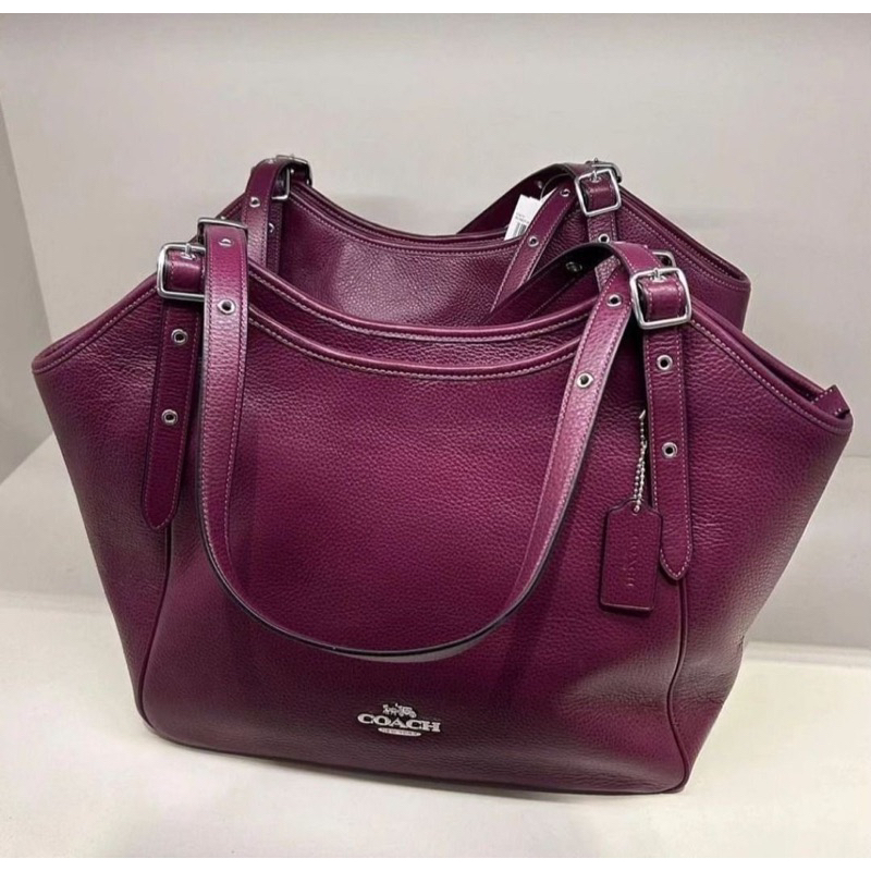 Túi công sở da thật Coach Meadow mẫu mới màu đỏ mận