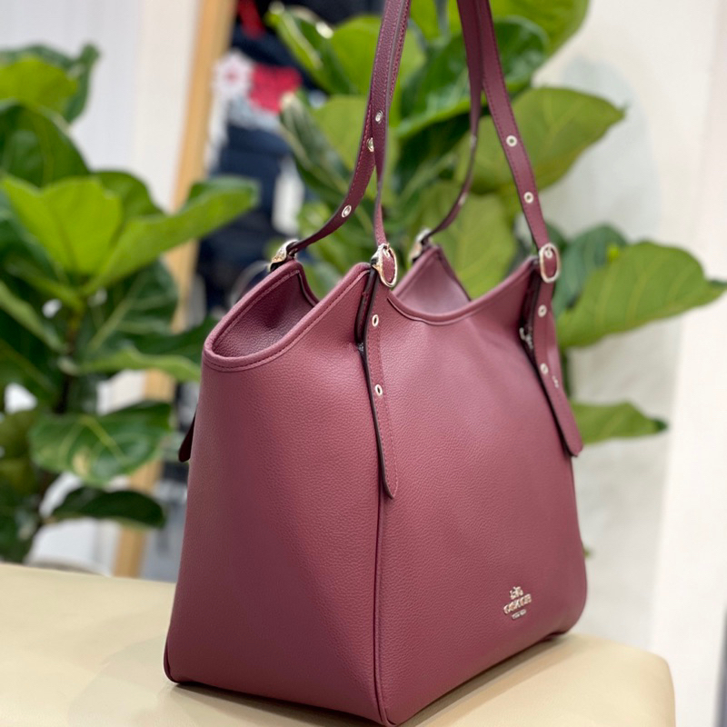 Túi công sở da thật Coach Meadow mẫu mới màu đỏ mận