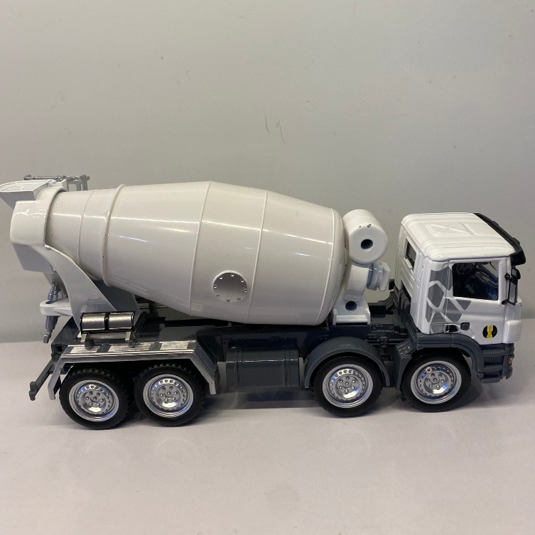 Mô hình tĩnh đồ chơi xe ô tô tải trộn bê tông Hy-Truck 7601 White 1:32 bằng thép xịn có mở cửa, đầu xe giá thành siêu rẻ