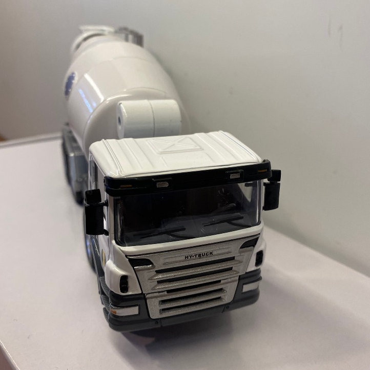 Mô hình tĩnh đồ chơi xe ô tô tải trộn bê tông Hy-Truck 7601 White 1:32 bằng thép xịn có mở cửa, đầu xe giá thành siêu rẻ