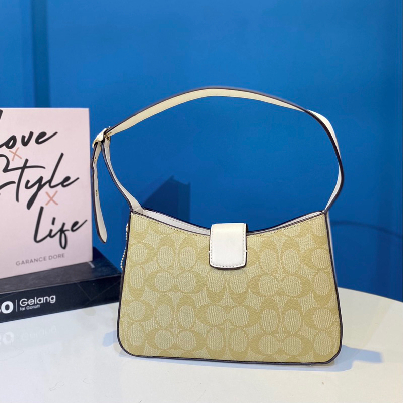 Túi kẹp nách Coach Eliza mẫu mới