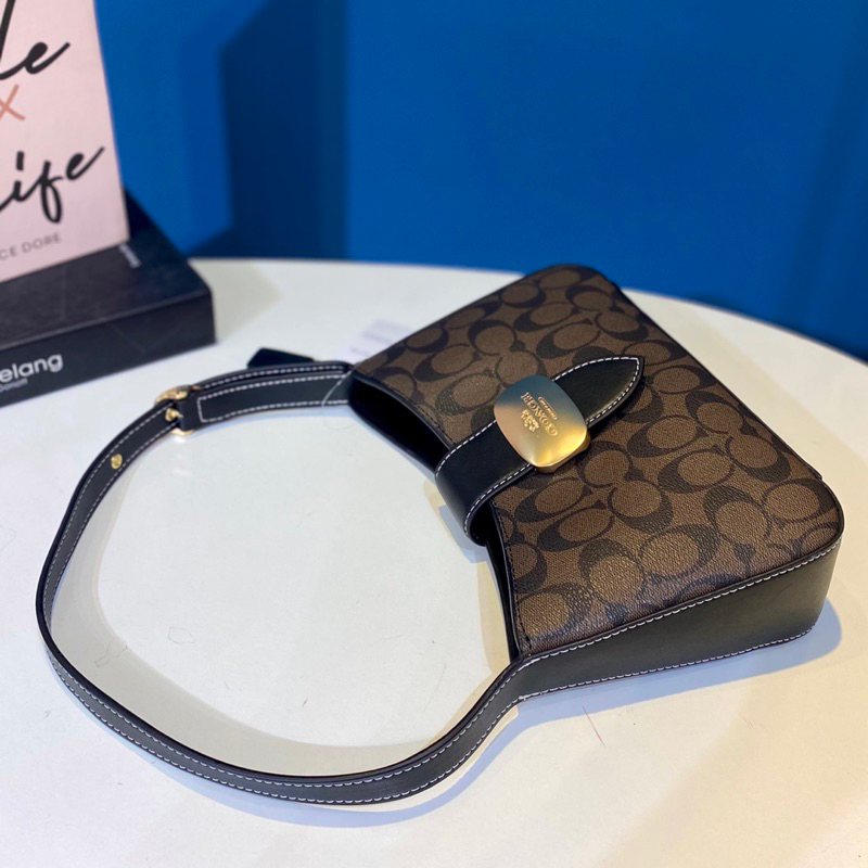 Túi Coach Eliza dáng kẹp nách mới 2023