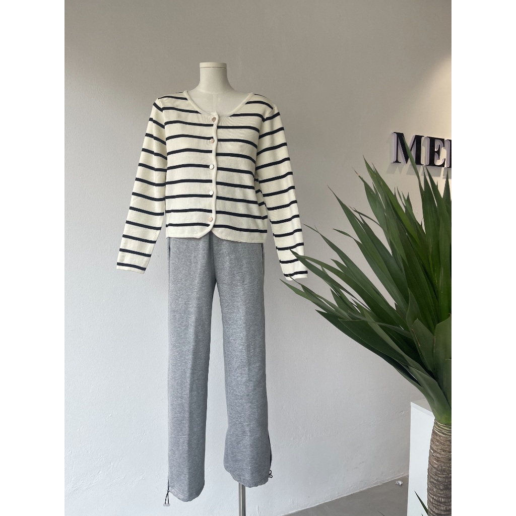 Áo cardigan nữ kẻ ngang cúc đồng thời thượng Deliz len mềm mịn thời trang nhẹ nhàng Meemdy