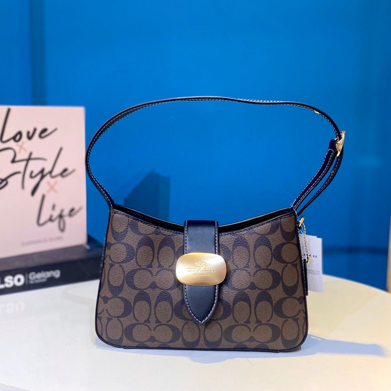 Túi Coach Eliza dáng kẹp nách mới 2023