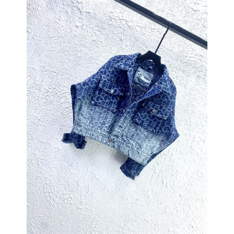 J02.Áo khoát Jeans kiểu loang chữ hoạ tiết form crotop
