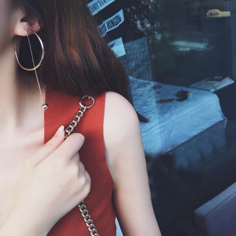 Khuyên Tai Dáng Tròn Lồng Thanh Dọc Dài