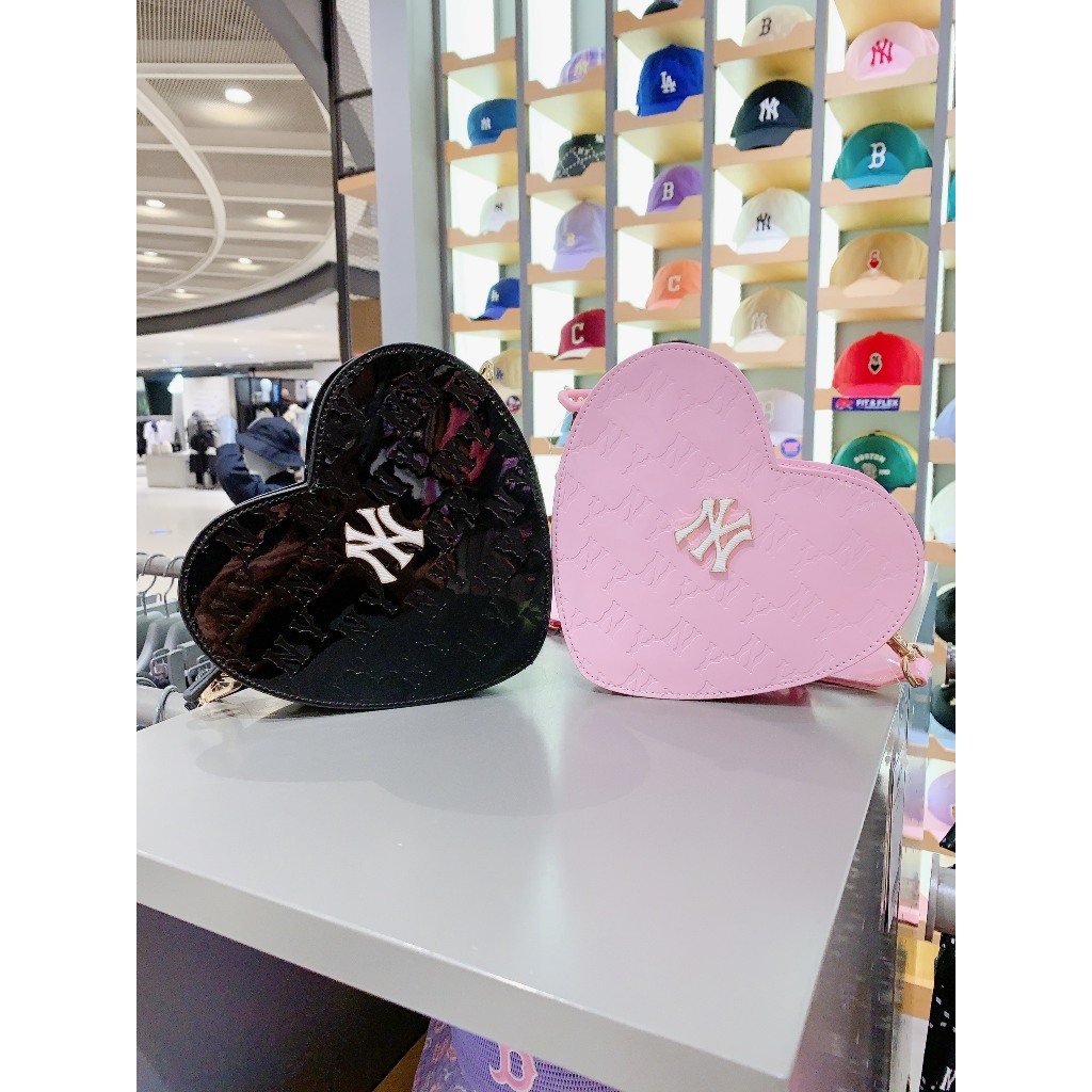 Túi m lb hình trái tim kèm ví chất da bóng logo khắc chìm hot new 2024